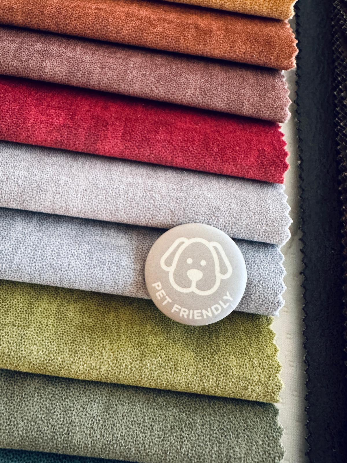Chenille-Stoffmuster in vielen Farben mit Pet-Friendly-Label